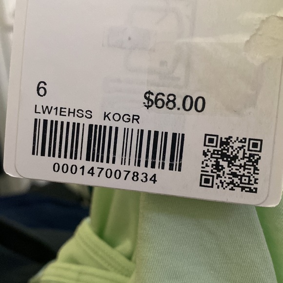 Lululemon shoulder cut-out yoga tank NWT! Various sizes. - Picture 15 of 15